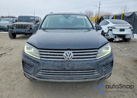 2016 Volkswagen Touareg Tdi z USA, uszkodzony, nr VIN WVGEP9BP9GD002666